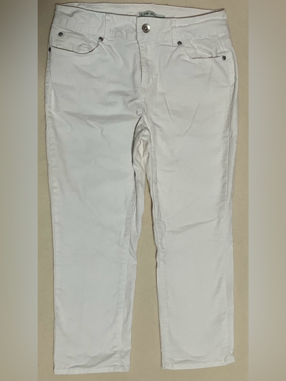 Cleo Petites White Cropped Capri Jeans – Size 10 – GUC